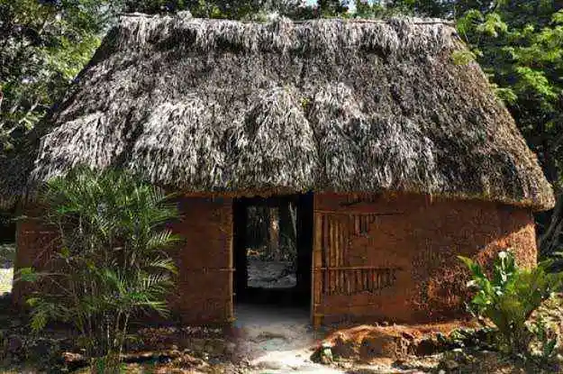 Casas de huano, la vivienda maya.