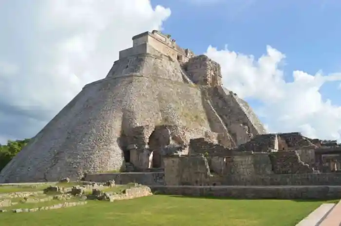 Zonas arqueológicas: La Ruta Puuc, Yucatán.