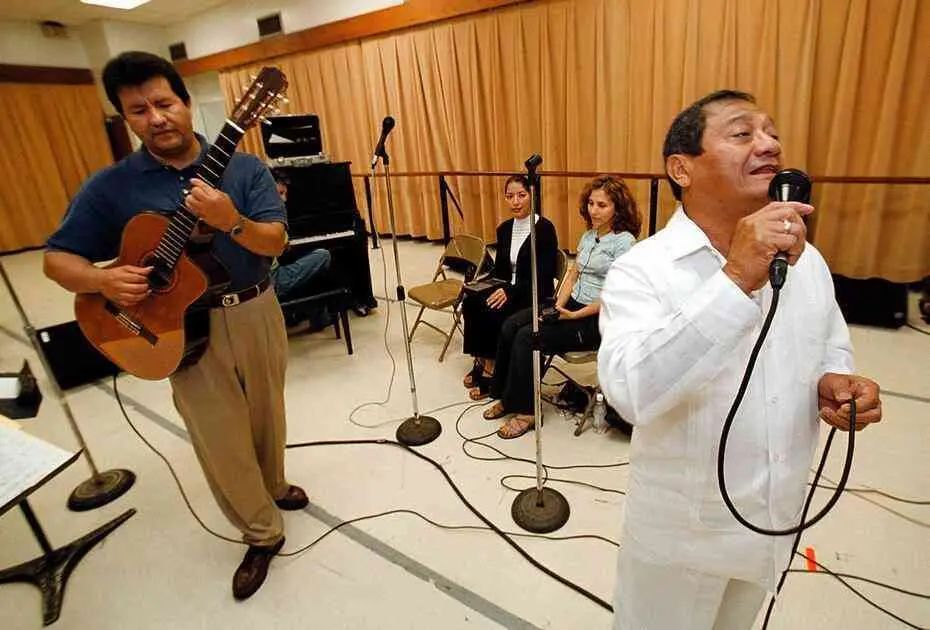 Una maravilla musical: la trova yucateca. — Casas en Valladolid
