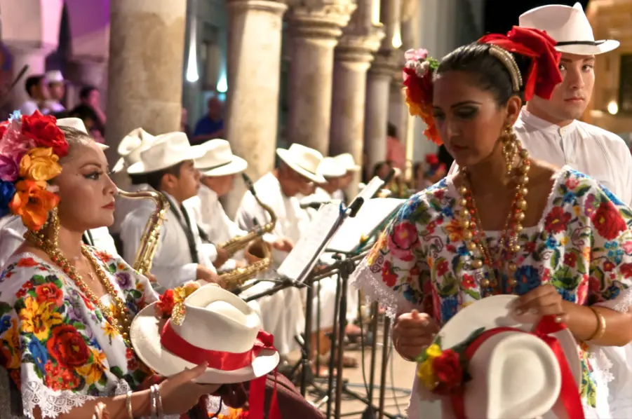 Descubre la tradición y sabor en la Feria de la Naranja en Oxkutzcab — Casas en Valladolid