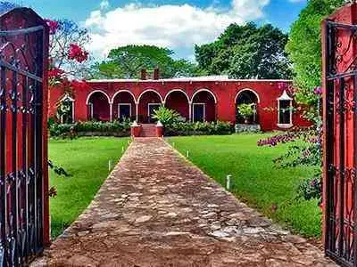 Las haciendas en la península de Yucatán. — Casas en Valladolid