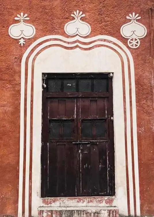 Door frames in colonial houses - Yucatan